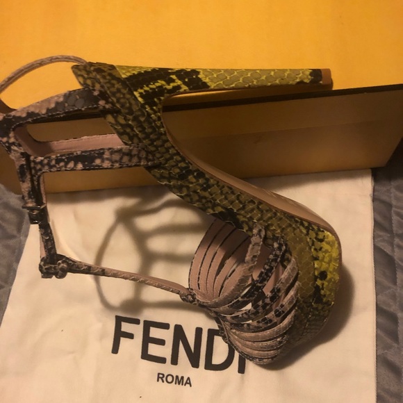 FENDI BABBIAS PYTHON HEELS - Picture 4 of 7